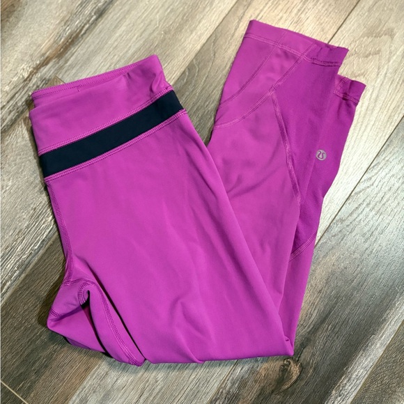 Lululemon Run: Inspire Crop II Size 6 - Picture 7 of 7